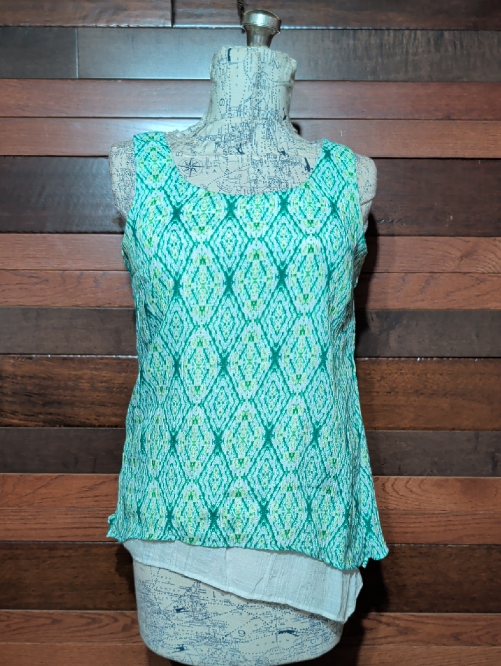 AB Studio Green Patterned Sleeveless Camisole